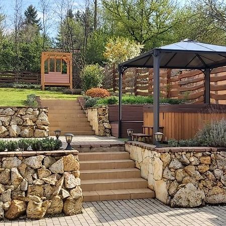 Paradise Apartmanhaz Еґер Екстер'єр фото