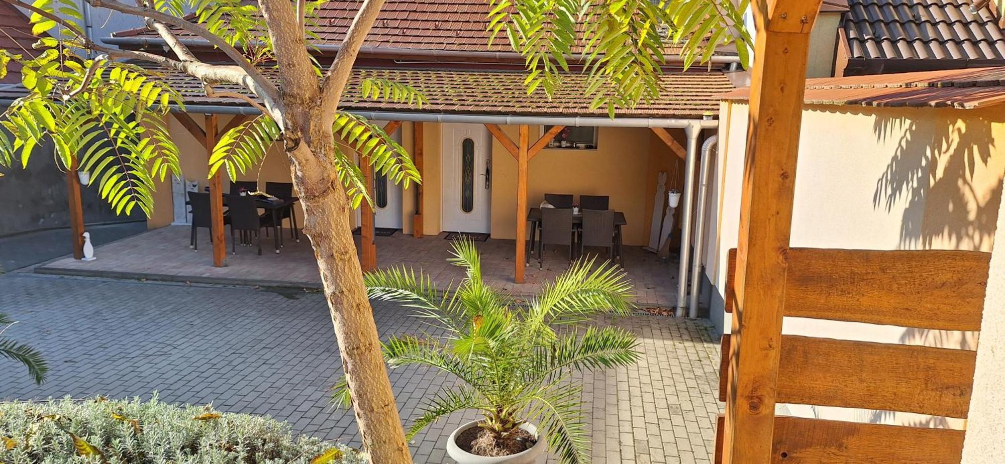Paradise Apartmanhaz Еґер Екстер'єр фото